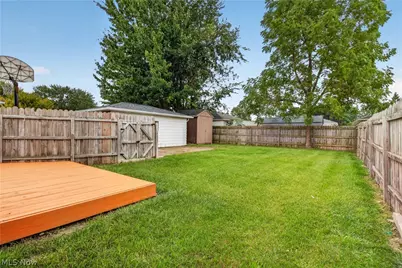 1327 W 26th Street, Lorain, OH 44052 - Photo 11