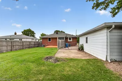 1327 W 26th Street, Lorain, OH 44052 - Photo 13