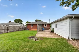 1327 W 26th St, Lorain, OH 44052 - Photo 13