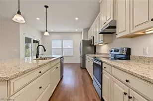 830 Sunrise Cir, Aurora, OH 44202 - Photo 5