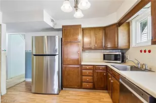 1769 Windsor St, Cuyahoga Falls, OH 44221 - Photo 9
