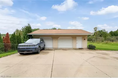 2134 Ritz Manor Drive, Uniontown, OH 44685 - Photo 5