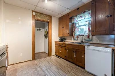 2127 Watson Avenue, Alliance, OH 44601 - Photo 9