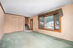 5742 Pleasant St, North Ridgeville, OH 44039 - Photo 3