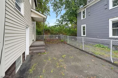 529 Hazel Place, Akron, OH 44304 - Photo 3