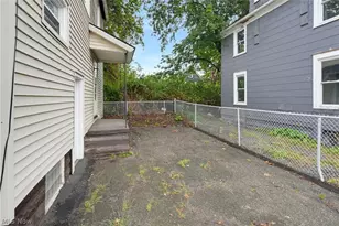 529 Hazel Pl, Akron, OH 44304 - Photo 3