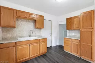 529 Hazel Pl, Akron, OH 44304 - Photo 13