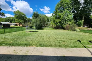 2356 Shawnee Trail, Youngstown, OH 44511 - Photo 17