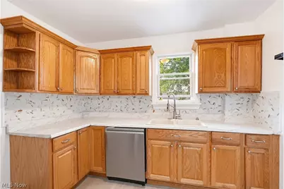 532 Hazel Place, Akron, OH 44304 - Photo 13