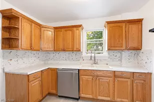 532 Hazel Pl, Akron, OH 44304 - Photo 13