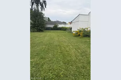 5289 Smith Road, Brook Park, OH 44142 - Photo 5
