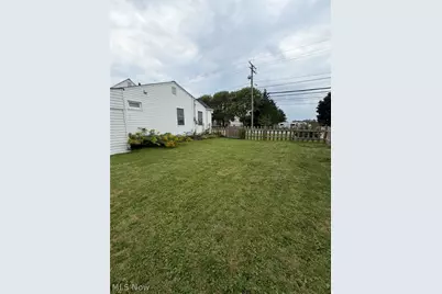 5289 Smith Road, Brook Park, OH 44142 - Photo 3