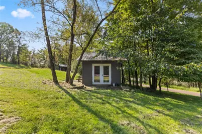 206 Deepwoods Lane, Weirton, WV 26062 - Photo 9