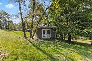 206 Deepwoods Ln, Weirton, WV 26062 - Photo 9