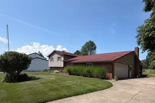 9011 Lost Trail Ave NE, Canton, OH 44721 - Photo 3