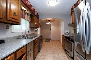 114 Sheriff St, Elyria, OH 44035 - Photo 11