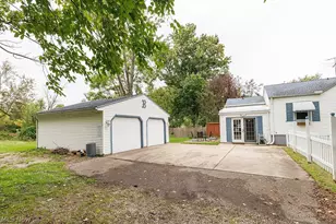 114 Sheriff St, Elyria, OH 44035 - Photo 3