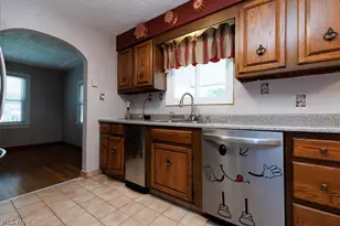 114 Sheriff St, Elyria, OH 44035 - Photo 15