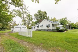 114 Sheriff St, Elyria, OH 44035 - Photo 5