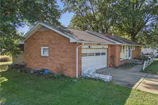 7660 Brookview St, Louisville, OH 44641 - Photo 3