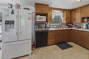 7660 Brookview St, Louisville, OH 44641 - Photo 33