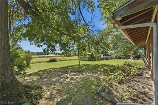 7660 Brookview St, Louisville, OH 44641 - Photo 9