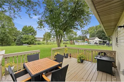 8008 Garnet Avenue NE, Canton, OH 44721 - Photo 29