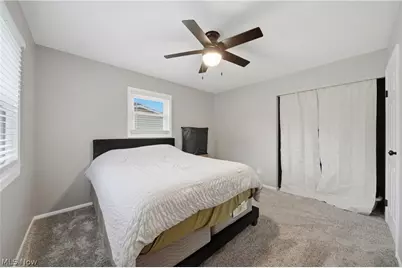 8008 Garnet Avenue NE, Canton, OH 44721 - Photo 19