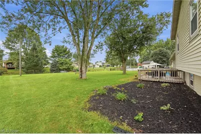 8008 Garnet Avenue NE, Canton, OH 44721 - Photo 33