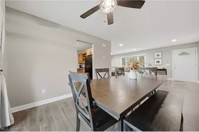 8008 Garnet Avenue NE, Canton, OH 44721 - Photo 9