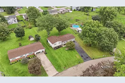 8008 Garnet Avenue NE, Canton, OH 44721 - Photo 35