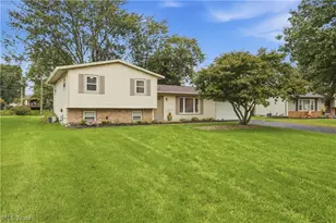 8008 Garnet Ave NE, Canton, OH 44721 - Photo 3