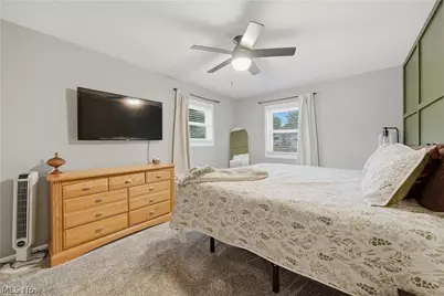 8008 Garnet Avenue NE, Canton, OH 44721 - Photo 17