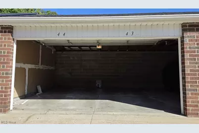 1150 Tollis Parkway, Grandview Heights, OH 44147 - Photo 5