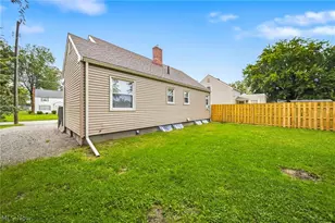726 Lyndon Ave, Ashtabula, OH 44004 - Photo 25