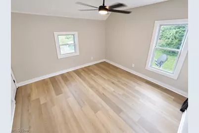 402 Hall Avenue, Barberton, OH 44203 - Photo 11