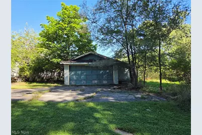 5245 Theodore Street, Maple Heights, OH 44137 - Photo 9