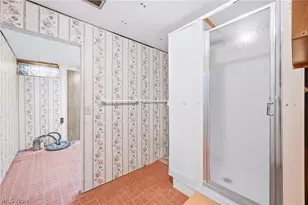 1889 Lancaster Dr, Youngstown, OH 44511 - Photo 25