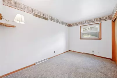 1889 Lancaster Drive, Youngstown, OH 44511 - Photo 17