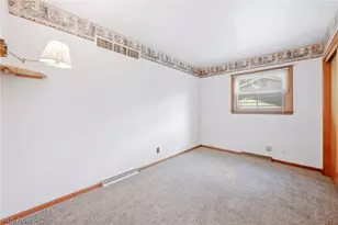 1889 Lancaster Dr, Youngstown, OH 44511 - Photo 17