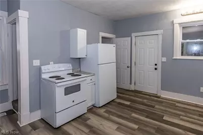 327 Schrock Place SW, Canton, OH 44647 - Photo 9