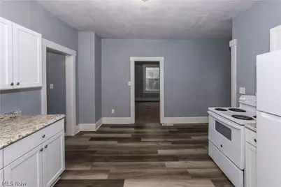 327 Schrock Place SW, Canton, OH 44647 - Photo 11