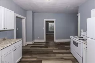 327 Schrock Pl SW, Canton, OH 44647 - Photo 11