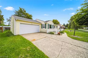 1016 Treelane Dr, Ashtabula, OH 44004 - Photo 3