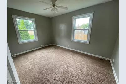 13060 Beeson Street NE, Alliance, OH 44601 - Photo 9