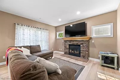 3407 Chadwick Drive, Uniontown, OH 44685 - Photo 11