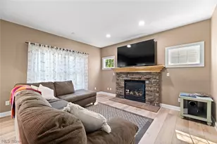 3407 Chadwick Dr, Uniontown, OH 44685 - Photo 11