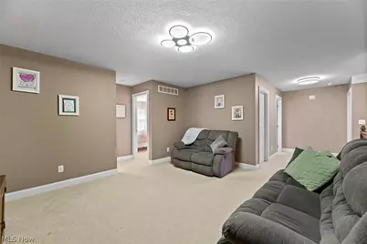 3407 Chadwick Drive, Uniontown, OH 44685 - Photo 31