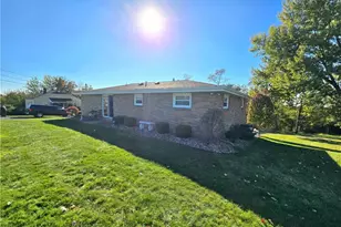 240 N 20th St, Weirton, WV 26062 - Photo 21
