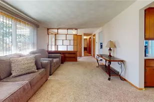 240 N 20th St, Weirton, WV 26062 - Photo 5